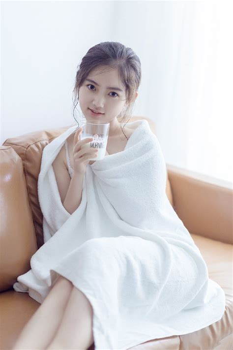 场均22+2断1.3帽创纪录：阿夫迪亚被球迷围堵拓媒：跻身联盟前25